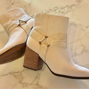 VIONIC White Western Boots